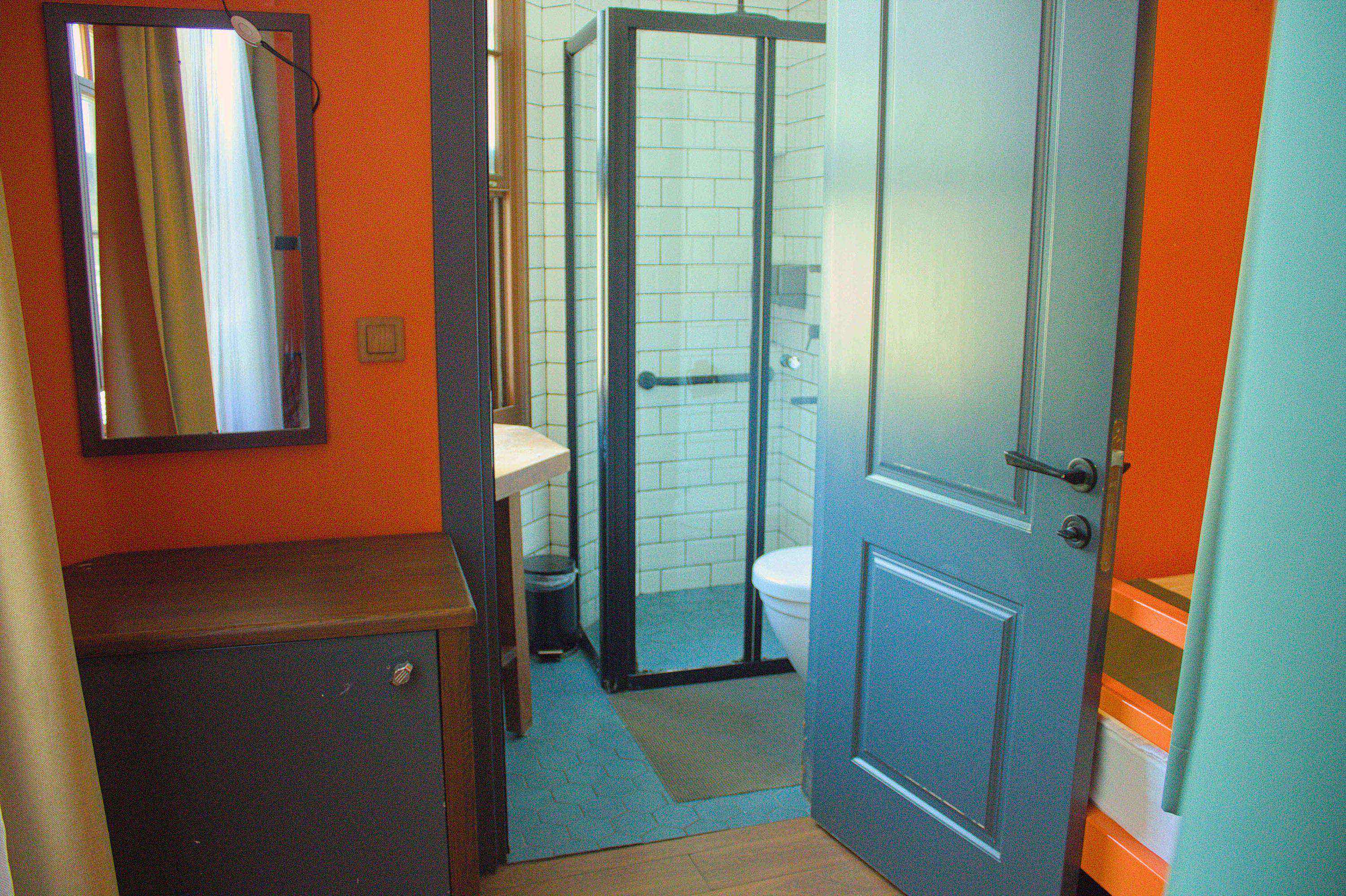 2 Bed Female Dorm Room - Image 5