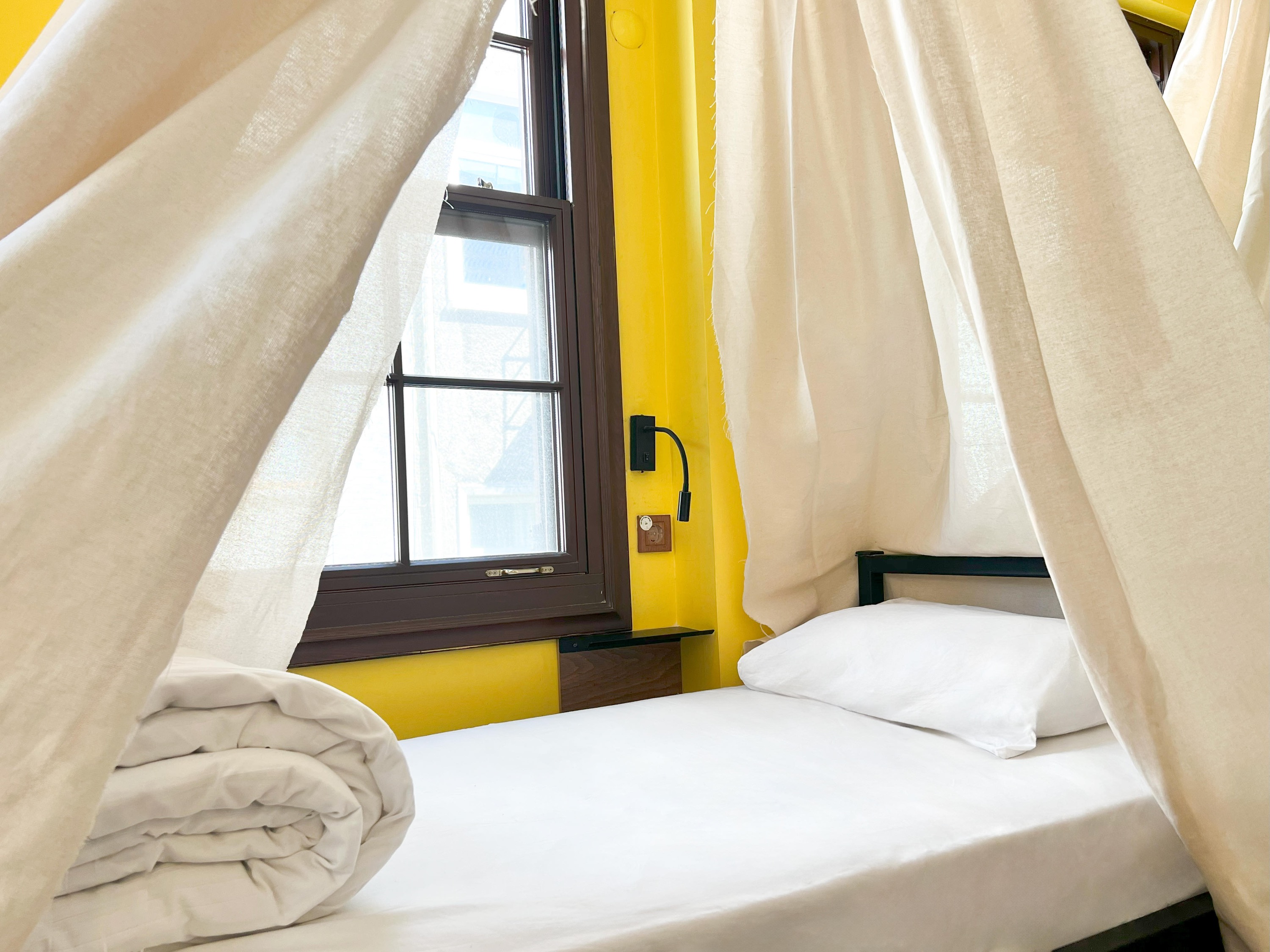 6 Bed Mix Dorm Room - Image 2